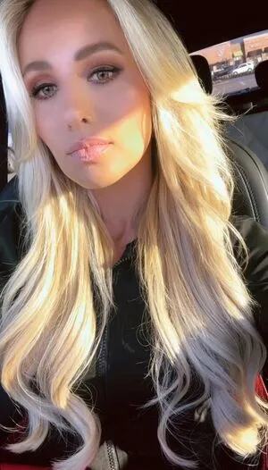 Tomi Lahren OnlyFans Leaked Free Thumbnail Picture - #RHR0HYY5s2