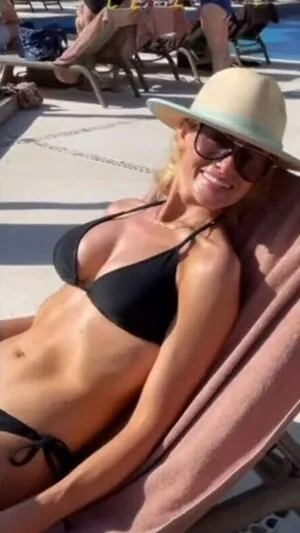 Tomi Lahren OnlyFans Leaked Free Thumbnail Picture - #izEVoeSebk