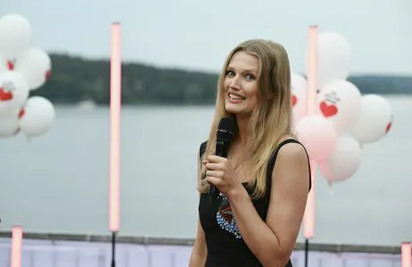 Toni Garrn OnlyFans Leaked Free Thumbnail Picture - #KYlX9JXT9T