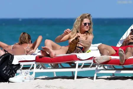 Toni Garrn OnlyFans Leaked Free Thumbnail Picture - #MGRDbBmig9