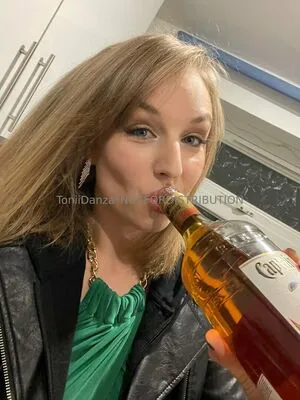 Toniidanza OnlyFans Leaked Free Thumbnail Picture - #0Uy7D4Gof7