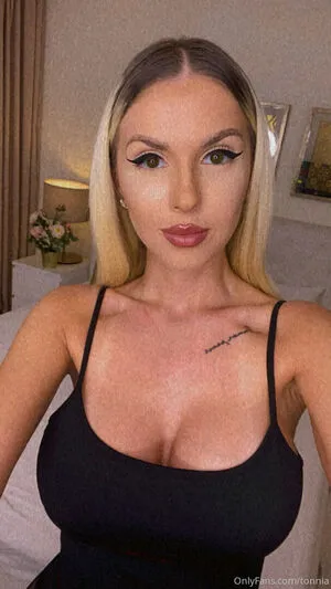 Tonnia OnlyFans Leaked Free Thumbnail Picture - #7NT8OI22mz