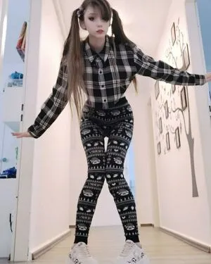 Tontasizee OnlyFans Leaked Free Thumbnail Picture - #2Lar9Yh4t8