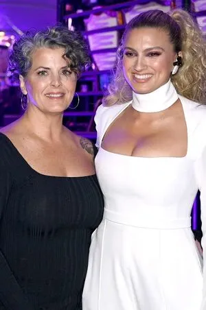 Tori Kelly OnlyFans Leaked Free Thumbnail Picture - #ulxStH9ae4