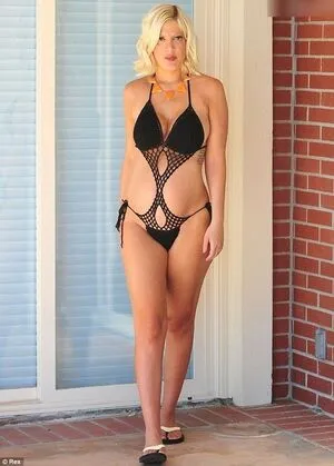 Tori Spelling I OnlyFans Leaked Free Thumbnail Picture - #0m9DT5aEg2