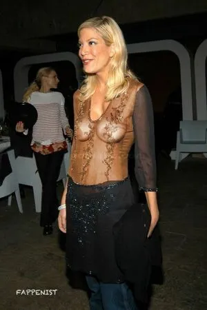 Tori Spelling OnlyFans Leaked Free Thumbnail Picture - #YjVKE5ZnMm