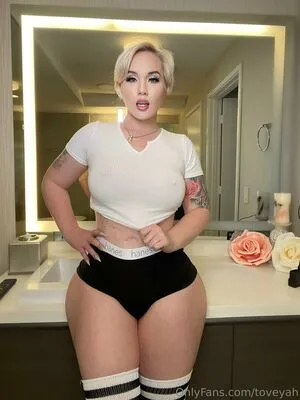 Toveyah OnlyFans Leaked Free Thumbnail Picture - #5MoY5lqzS1