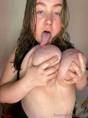 Toxicallietongue OnlyFans Leaked Free Thumbnail Picture - #3dGEOjQjXS