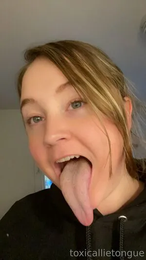 Toxicallietongue OnlyFans Leaked Free Thumbnail Picture - #V9q2Meg9pA