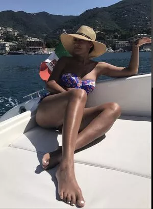 Tracee Ellis Ross OnlyFans Leaked Free Thumbnail Picture - #Oxu8l2seiL