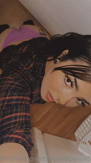 Trippyhippyxoxo7 OnlyFans Leaked Free Thumbnail Picture - #foZyC48HTY