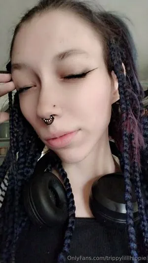 Trippylilllhippie OnlyFans Leaked Free Thumbnail Picture - #e4oOBq7BOF