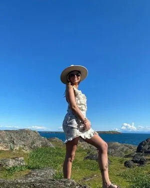 Tropicalrosie OnlyFans Leaked Free Thumbnail Picture - #2Enloqqp51