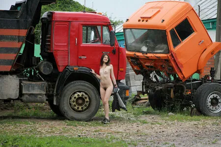 Truckergirl OnlyFans Leaked Free Thumbnail Picture - #mrO4yB5af4