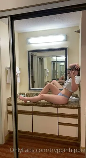 Tryppinhippie OnlyFans Leaked Free Thumbnail Picture - #fMv0Nlo872