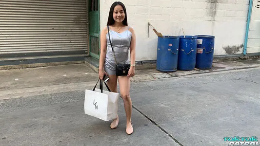 Tuktuk Patrol OnlyFans Leaked Free Thumbnail Picture - #HC3N4af5MI