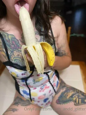 Tush Andd Glitter OnlyFans Leaked Free Thumbnail Picture - #W7TRavF4jx