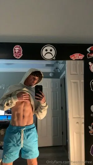 Twentoofree OnlyFans Leaked Free Thumbnail Picture - #3hXUqnJ5S2
