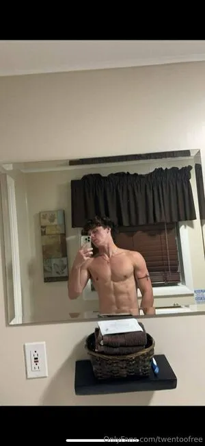 Twentoofree OnlyFans Leaked Free Thumbnail Picture - #5sJIxvWqCQ