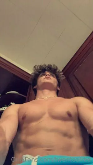 Twentoofree OnlyFans Leaked Free Thumbnail Picture - #9dUKOuaEVB