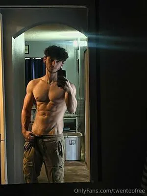 Twentoofree OnlyFans Leaked Free Thumbnail Picture - #DG4cMC3BFP