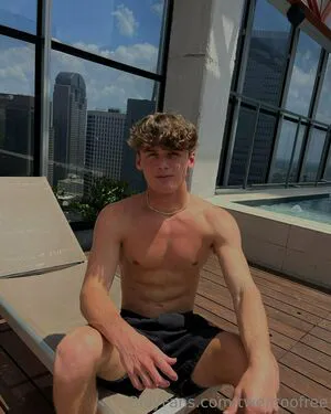 Twentoofree OnlyFans Leaked Free Thumbnail Picture - #FrRT7D5HHK