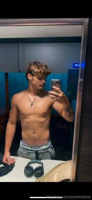 Twentoofree OnlyFans Leaked Free Thumbnail Picture - #RSA6PZjGfS