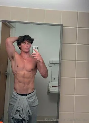 Twentoofree OnlyFans Leaked Free Thumbnail Picture - #TPdHXNPSBW