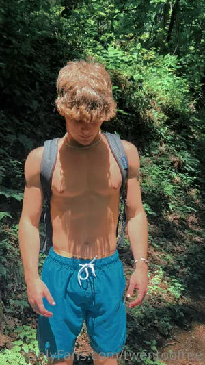 Twentoofree OnlyFans Leaked Free Thumbnail Picture - #VtCv0yA4V8