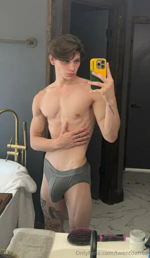 Twentoofree OnlyFans Leaked Free Thumbnail Picture - #WNCRAs2aEK