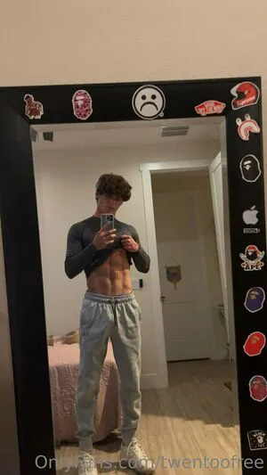 Twentoofree OnlyFans Leaked Free Thumbnail Picture - #YlpNndzKUc