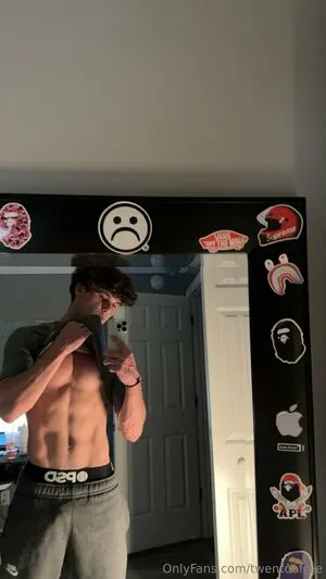 Twentoofree OnlyFans Leaked Free Thumbnail Picture - #ZSPodiPDp5