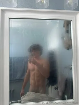 Twentoofree OnlyFans Leaked Free Thumbnail Picture - #an2EHNI2oT