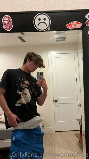 Twentoofree OnlyFans Leaked Free Thumbnail Picture - #eedcpqaCC2