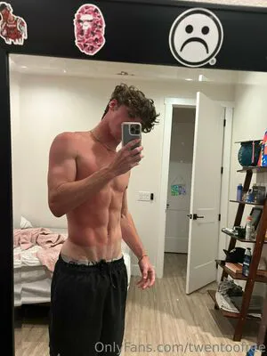Twentoofree OnlyFans Leaked Free Thumbnail Picture - #glAb8ktHBM