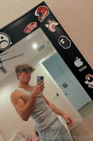 Twentoofree OnlyFans Leaked Free Thumbnail Picture - #qGbP2O5z0H