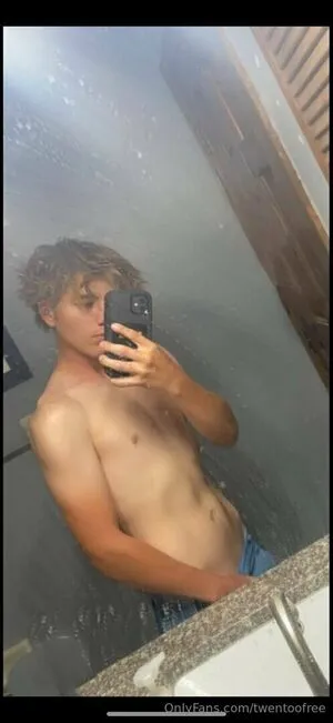 Twentoofree OnlyFans Leaked Free Thumbnail Picture - #u1p50eDzvl