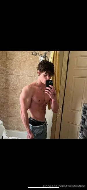 Twentoofree OnlyFans Leaked Free Thumbnail Picture - #zK1MOndOVf