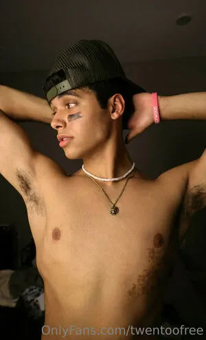 Twentoofree OnlyFans Leaked Free Thumbnail Picture - #zwQbILYdGT