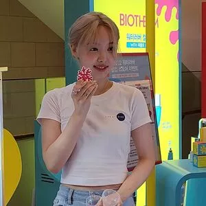 Twice Kpop OnlyFans Leaked Free Thumbnail Picture - #r7ZFEsGoPA