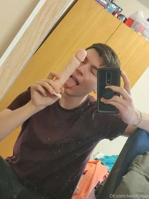 Twink Max OnlyFans Leaked Free Thumbnail Picture - #1WApSezrhv