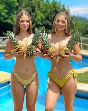 Twinmelody OnlyFans Leaked Free Thumbnail Picture - #wxMpxVp73v