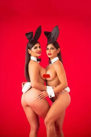 Twins Mailyn Mailen Fernandez OnlyFans Leaked Free Thumbnail Picture - #3sZ78gKmGu