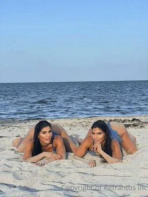 Twins Mailyn Mailen Fernandez OnlyFans Leaked Free Thumbnail Picture - #Sae68pZLDl