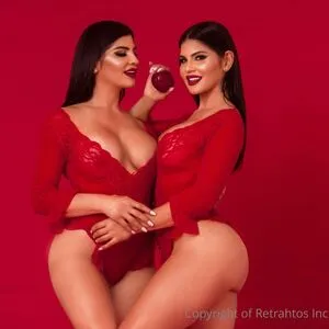 Twins Mailyn Mailen Fernandez OnlyFans Leaked Free Thumbnail Picture - #X0yRdmDiS3