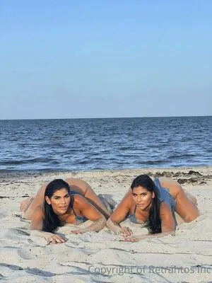 Twins Mailyn Mailen Fernandez OnlyFans Leaked Free Thumbnail Picture - #mkDgvean9U