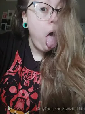 Twiztidlilith OnlyFans Leaked Free Thumbnail Picture - #1ntmD2s3qB