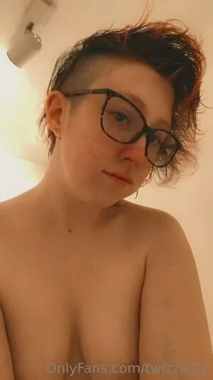 Twizzie22 OnlyFans Leaked Free Thumbnail Picture - #PE0kUqx0c0