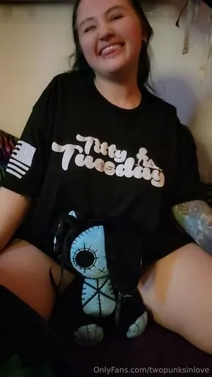 Twopunksinlove OnlyFans Leaked Free Thumbnail Picture - #orNlcJfwUl