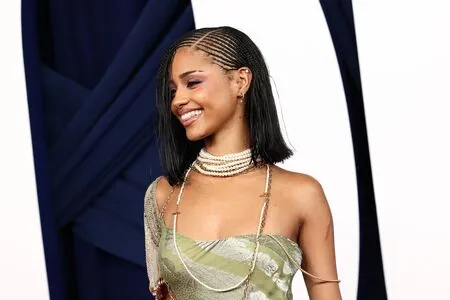 Tyla OnlyFans Leaked Free Thumbnail Picture - #1DTyaBHWuF